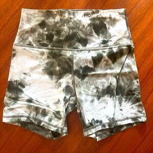 lululemon Align Shorts - Size 8